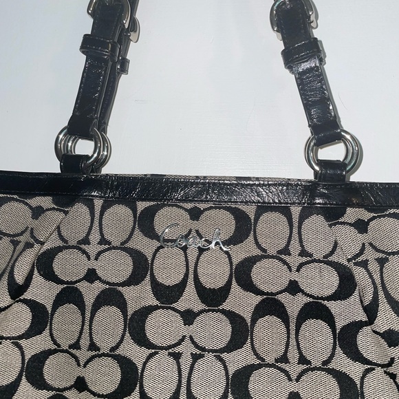 Authentic coach Stylish Black and Tan Women's Bag - Picture 2 of 12